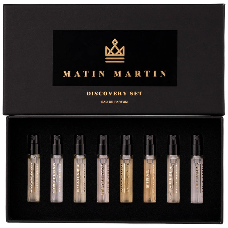 Upptäck Matin Martins eleganta Discovery Set med åtta lyxiga Eau de Parfum, var och en med unik karaktär och förföriska dofter.
