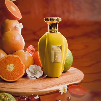 Voux Zeste EDP 100ml från Emir: en unisexparfym med friska citrusnoter och sensuella toner, perfekt för alla tillfällen.