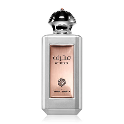Mushrif Eau de Parfum från Ard Al Zaafaran bjuder på en lyxig doft med blommiga och träiga toner, perfekt för eleganta stunder.