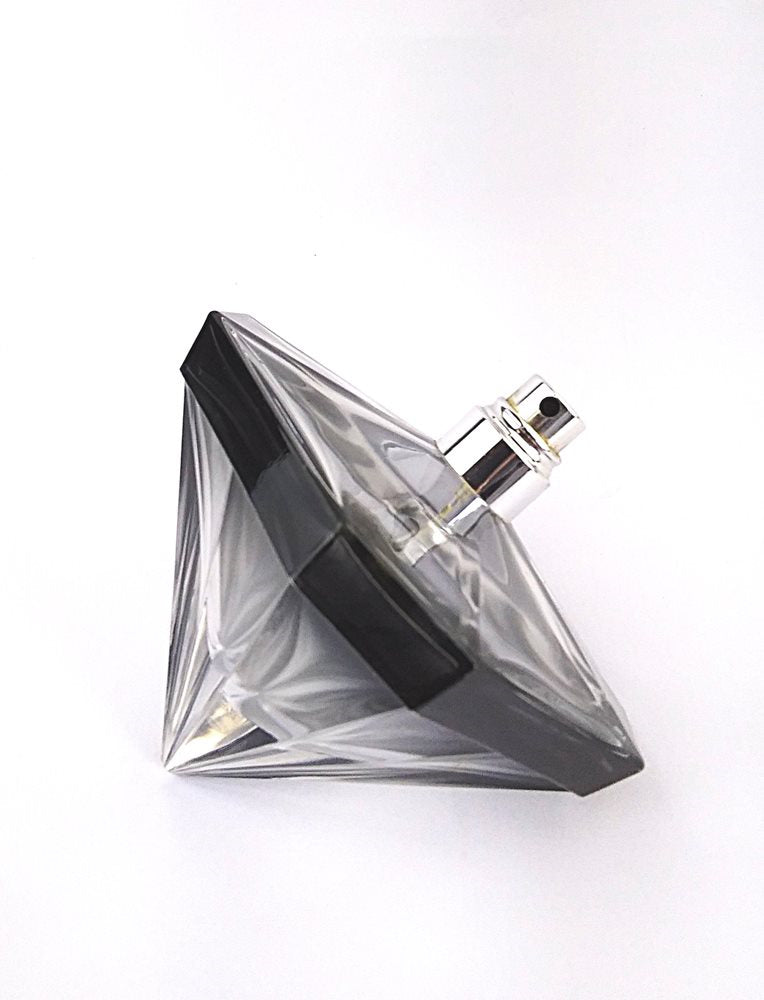 Treasure Rose Eau de Toilette 25ml från Memwa: En blommig, romantisk doft med inslag av rosor och frukt, perfekt för varje tillfälle.