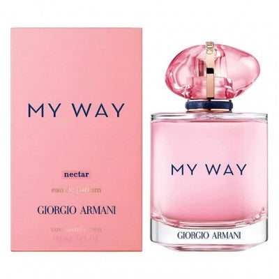 My Way Eau Nectar Eau de Parfum 90ml erbjuder en blommig och fruktig doft med inslag av bergamott och vanilj, perfekt för varje tillfälle.